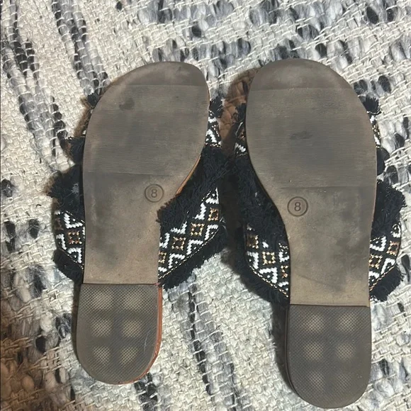 Universal Thread Sandals - Picture 6 of 7